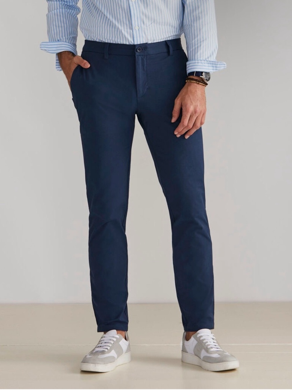 Vineyard Vines Navy blue On-The-Go Golf Performance Pants- Size 32 x 30